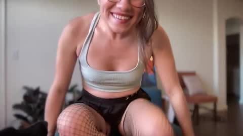 nakedpaint245477 online show from 02-16-25, 12:19