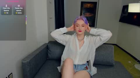 Snapshot of nakishacroshaw chatting on 09-11-25, 11:43 Kate online show from 09-11-25, 11:43