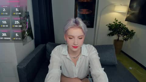 Snapshot of nakishacroshaw chatting on 10-04-25, 11:52 Kate online show from 10-04-25, 11:52