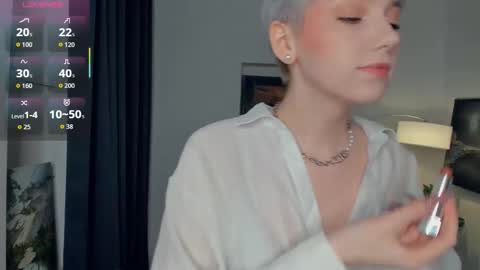 Snapshot of nakishacroshaw chatting on 10-24-25, 12:01 Kate online show from 10-24-25, 12:01