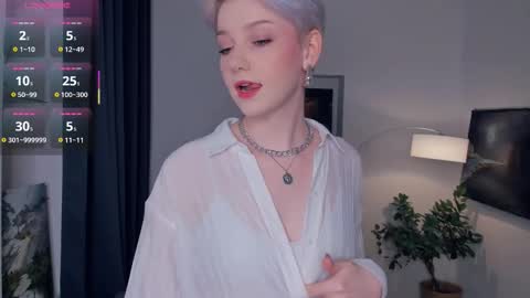 Snapshot of nakishacroshaw chatting on 10-30-25, 11:55 Kate online show from 10-30-25, 11:55