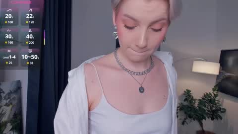 Snapshot of nakishacroshaw chatting on 11-06-25, 12:28 Kate online show from 11-06-25, 12:28