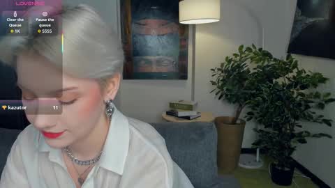 Snapshot of nakishacroshaw chatting on 11-09-25, 11:52 Kate online show from 11-09-25, 11:52