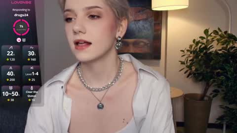 Snapshot of nakishacroshaw chatting on 11-16-25, 09:37 Kate online show from 11-16-25, 09:37