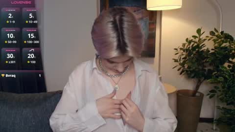 Snapshot of nakishacroshaw chatting on 11-19-25, 11:43 Kate online show from 11-19-25, 11:43