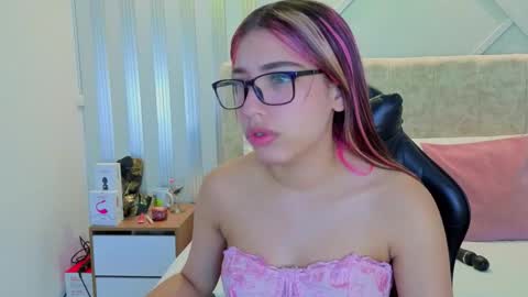 nami_sweet_ online show from 10-20-25, 02:39
