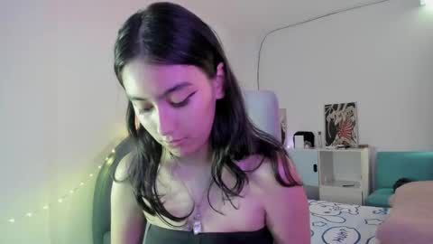 nami_white online show from 09-12-25, 03:01