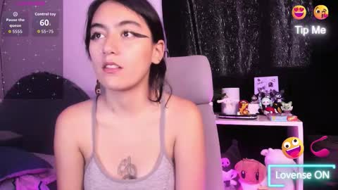 nami_white online show from 11-05-25, 01:33