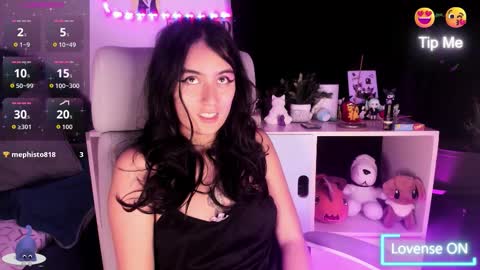 nami_white online show from 11-09-25, 10:52