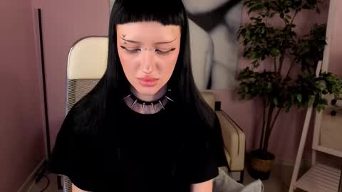 Nana online show from 11-23-25, 03:34