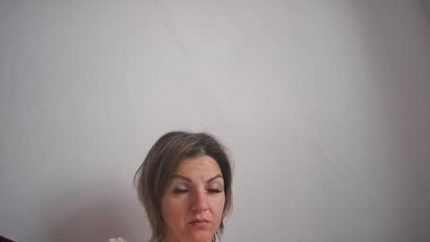 Nancy online show from 10-17-25, 06:38