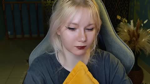 nancymartinez online show from 12-21-24, 04:14
