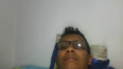 Snapshot of nando_rincon050279 chatting on 10-19-25, 04:18 Nando Rincon online show from 10-19-25, 04:18