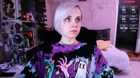 Monday-Friday 12-4 AM and 6-9 AM New York time online show from 10-09-25, 08:40