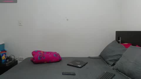 Snapshot of nanna_and_balder2 chatting on 02-19-25, 12:14 nanna_and_balder2 online show from 02-19-25, 12:14