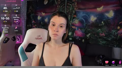 Snapshot of nansycharm chatting on 12-10-24, 08:19 NansyCharm online show from 12-10-24, 08:19