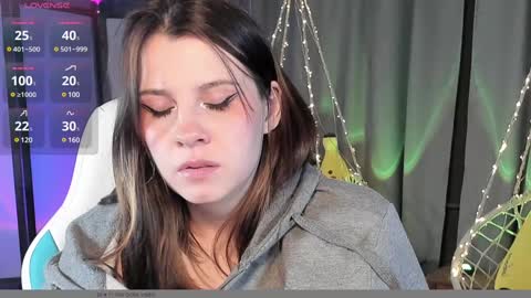 Snapshot of nansycharm chatting on 12-24-24, 09:17 NansyCharm online show from 12-24-24, 09:17