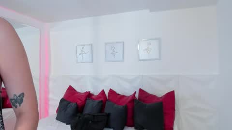 Naomi Amoretti online show from 02-11-26, 04:34