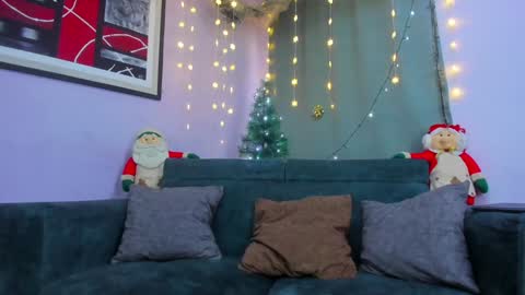 Nahomi Jones online show from 12-30-24, 08:04