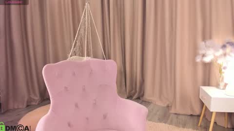 Naomi online show from 10-09-25, 01:03