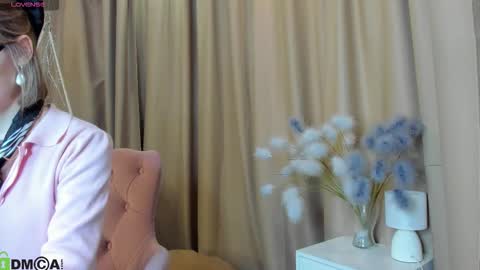 Naomi online show from 11-10-25, 01:04