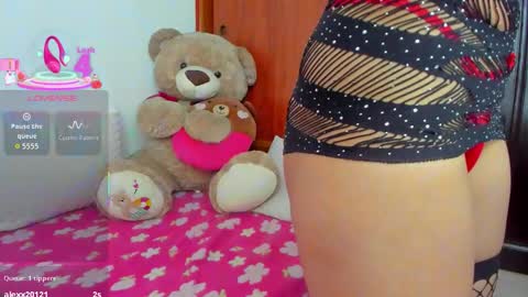 Naomi Rouse online show from 10-18-25, 01:34