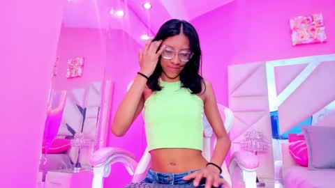 naomi_sara online show from 09-10-25, 07:47