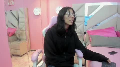 naomi_sara online show from 09-21-25, 12:29