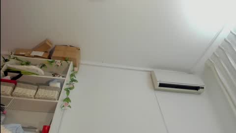 Naomi  online show from 01-04-25, 01:42