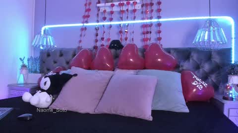 Snapshot of naomii_soto chatting on 02-14-25, 10:25 Naomi online show from 02-14-25, 10:25