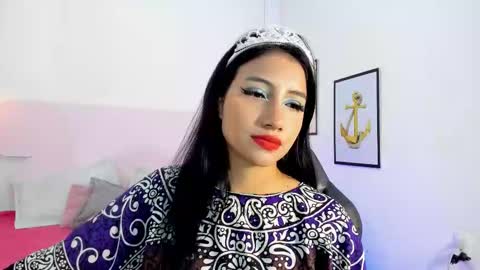 naomiiii   online show from 09-24-25, 12:19