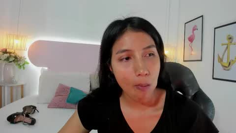 naomiiii   online show from 10-02-25, 11:50