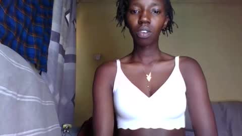 naomilittle31025 online show from 10-07-25, 08:55