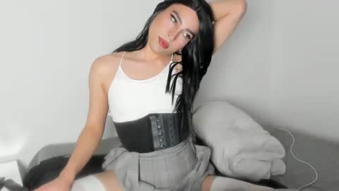 Snapshot of naomimoore chatting on 10-09-25, 11:36 Naomi Moore online show from 10-09-25, 11:36