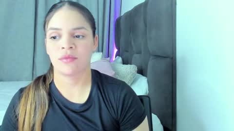 Snapshot of naomipalmer_ chatting on 10-26-25, 02:50 Naomi online show from 10-26-25, 02:50