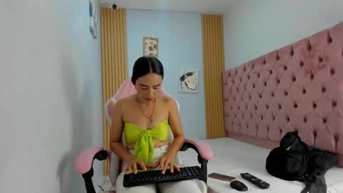 naomis_35 online show from 10-12-25, 05:01