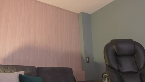 Naomi online show from 01-10-25, 03:06