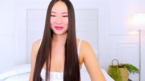 Naomi online show from 10-31-25, 03:07