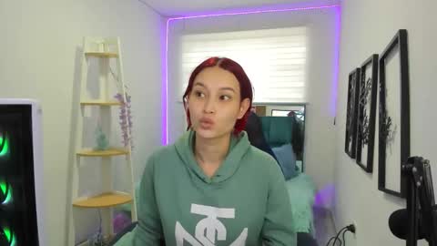 naomy online show from 10-27-25, 07:40