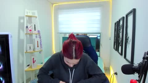 naomy online show from 10-31-25, 09:05