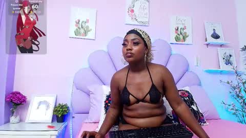 NaomyHolt online show from 10-06-25, 11:29