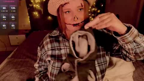 Naomy Rey online show from 10-31-25, 04:08