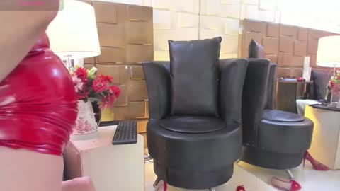 Snapshot of naomyrivera chatting on 11-14-25, 12:04 nao online show from 11-14-25, 12:04