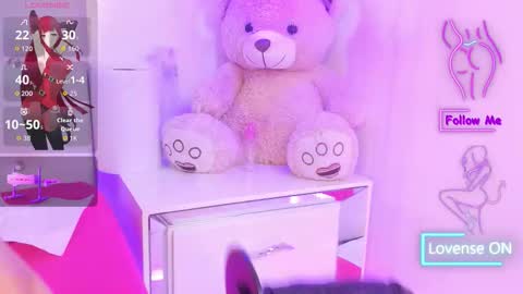 nara_pink online show from 11-21-25, 02:16