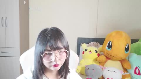 Snapshot of naree_masaki chatting on 10-18-25, 11:44 Naree online show from 10-18-25, 11:44