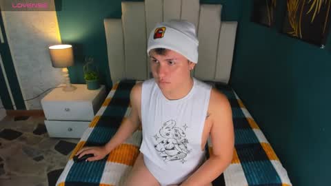 Snapshot of narekxboy chatting on 09-16-25, 04:13 Narek online show from 09-16-25, 04:13