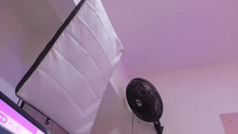 Nascary Fox online show from 11-30-25, 02:43