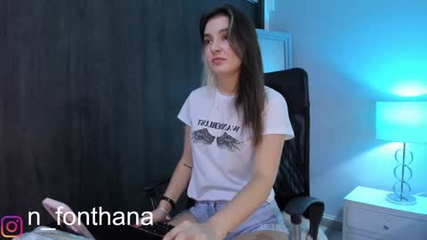 Snapshot of nashlyfontanna chatting on 12-22-24, 01:44 Nashly Fontana online show from 12-22-24, 01:44