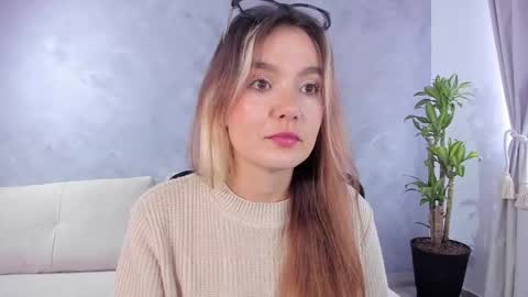 Nashly Fontana online show from 03-08-26, 04:22