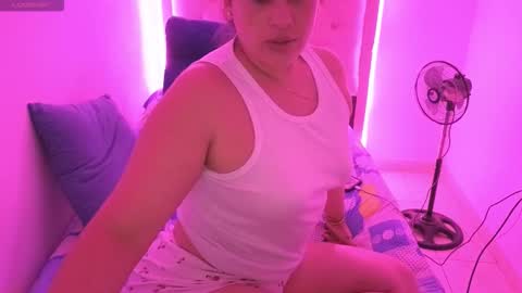 Nasly batista  online show from 10-31-25, 04:02